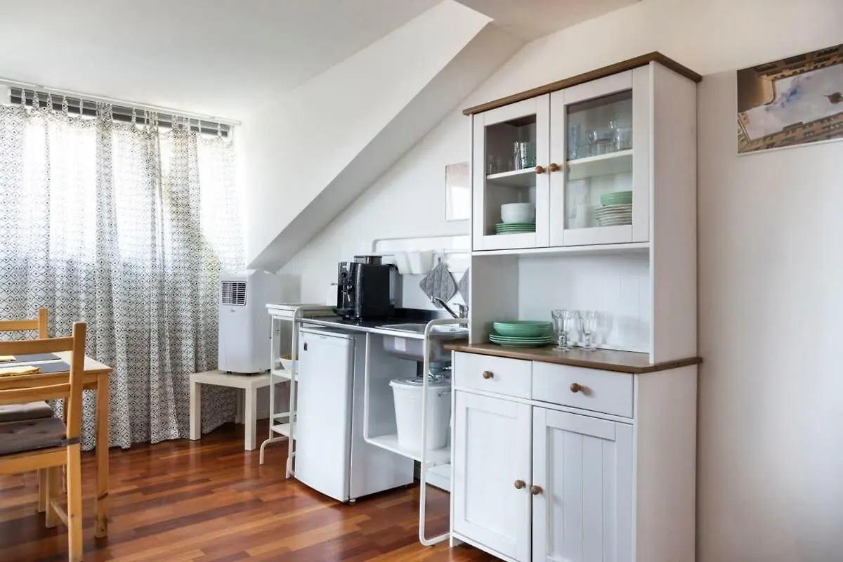 Urban Rooftop Apartment - Berlin Mitte - A C