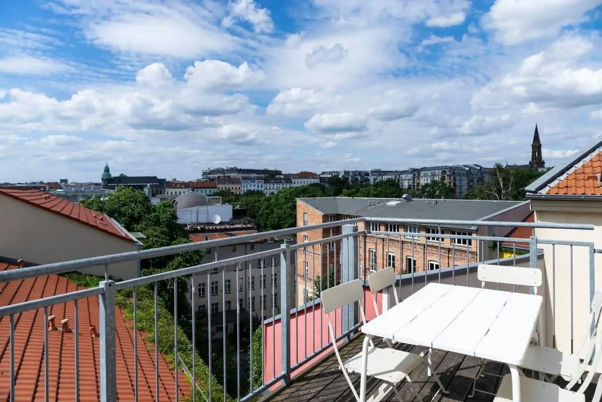 Urban Rooftop Apartment - Berlin Mitte - A C location