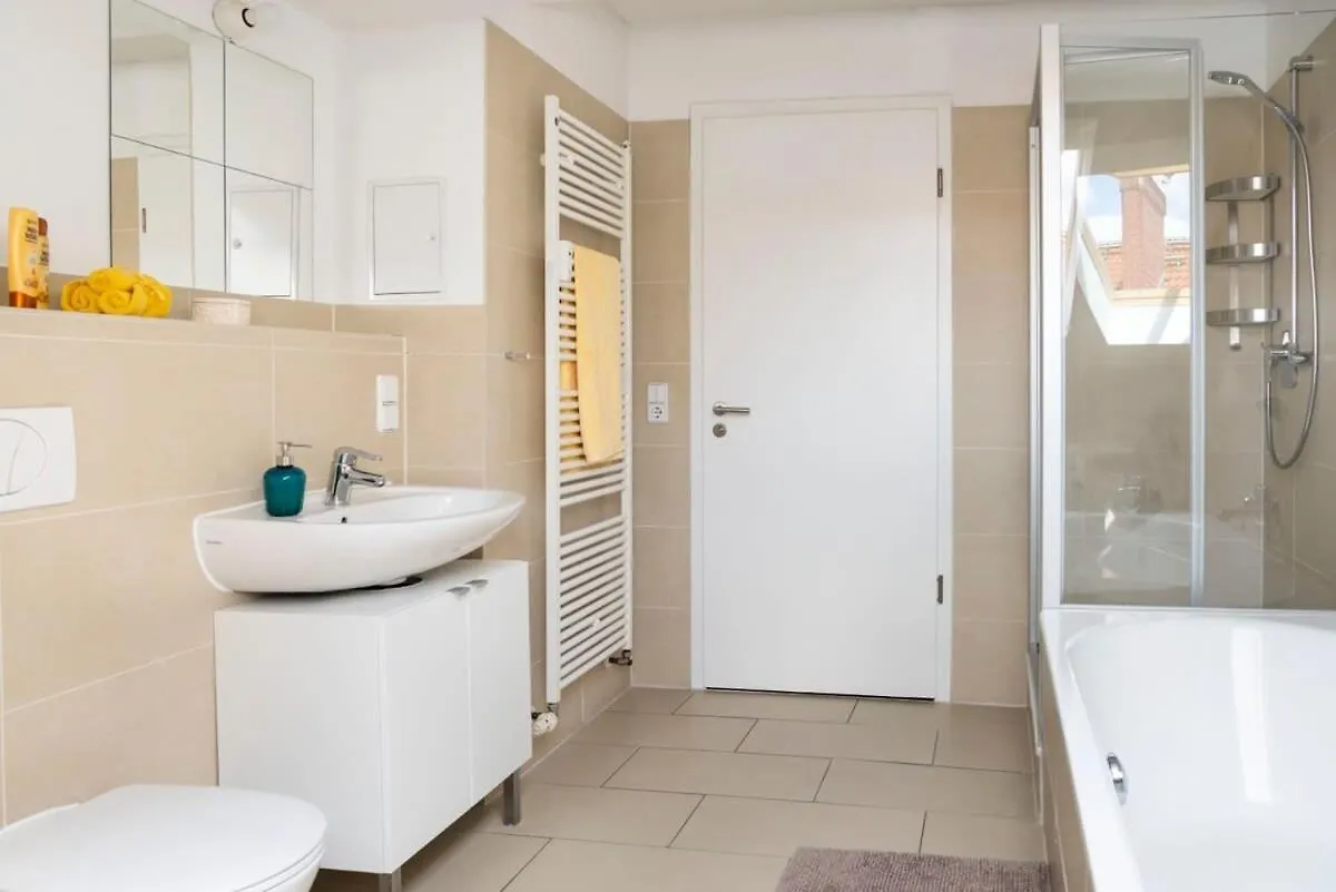 Urban Rooftop Apartment - Berlin Mitte - A C